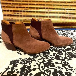 Brown Suede Shooties Sz 7 - Fits like 6 1/2!